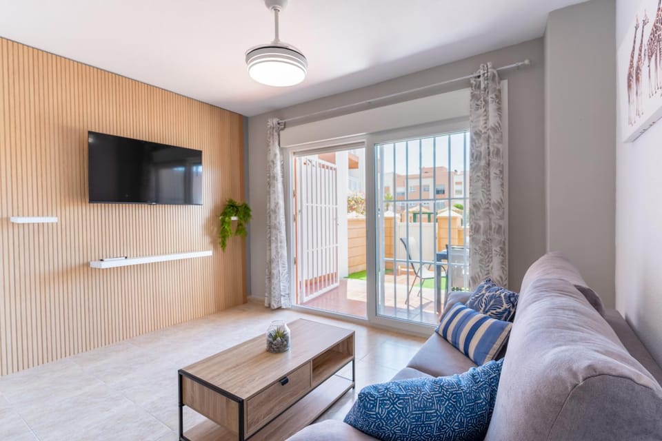 Communal lounge/ TV room, TV and multimedia, Living room, Evening entertainment