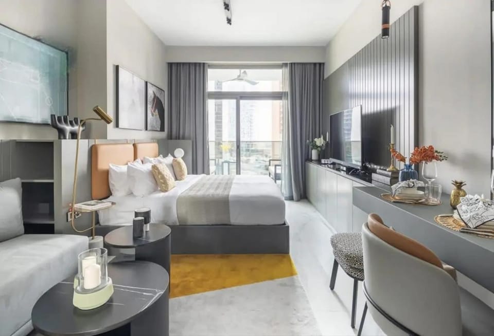 Bed, TV and multimedia, Photo of the whole room, Seating area, Evening entertainment, Bedroom, hair dresser
