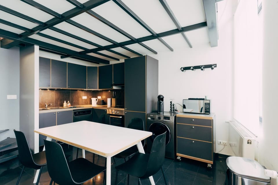Kitchen or kitchenette, Dining area, minibar, stove, toaster