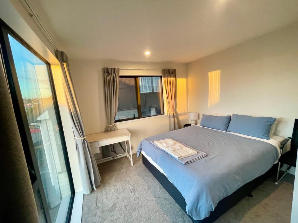 Free carpark, 4-bedroom house House in Auckland