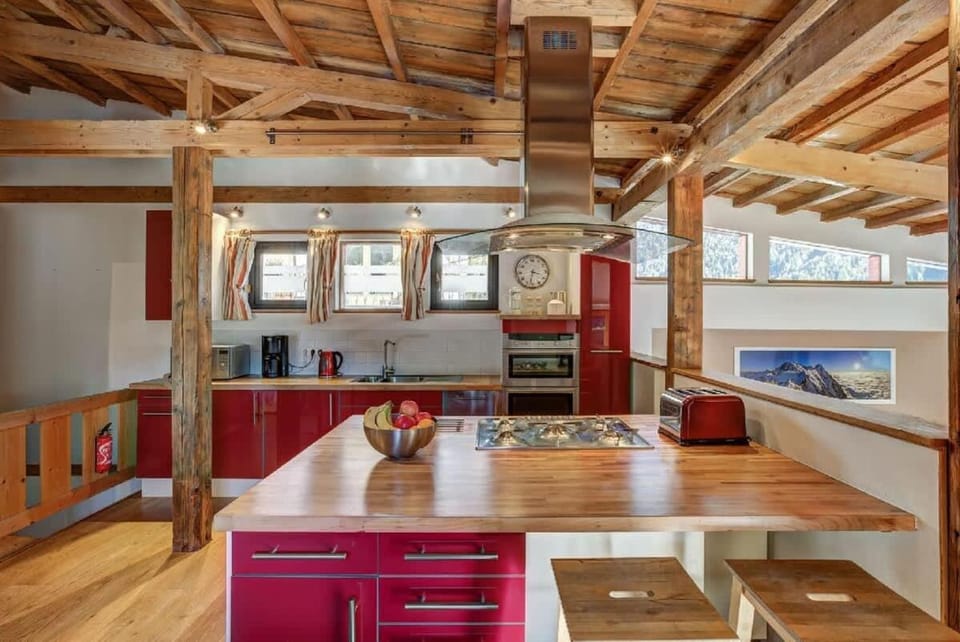 Chalet Alpins - Central Jacuzzi Parking Chalet in Chamonix