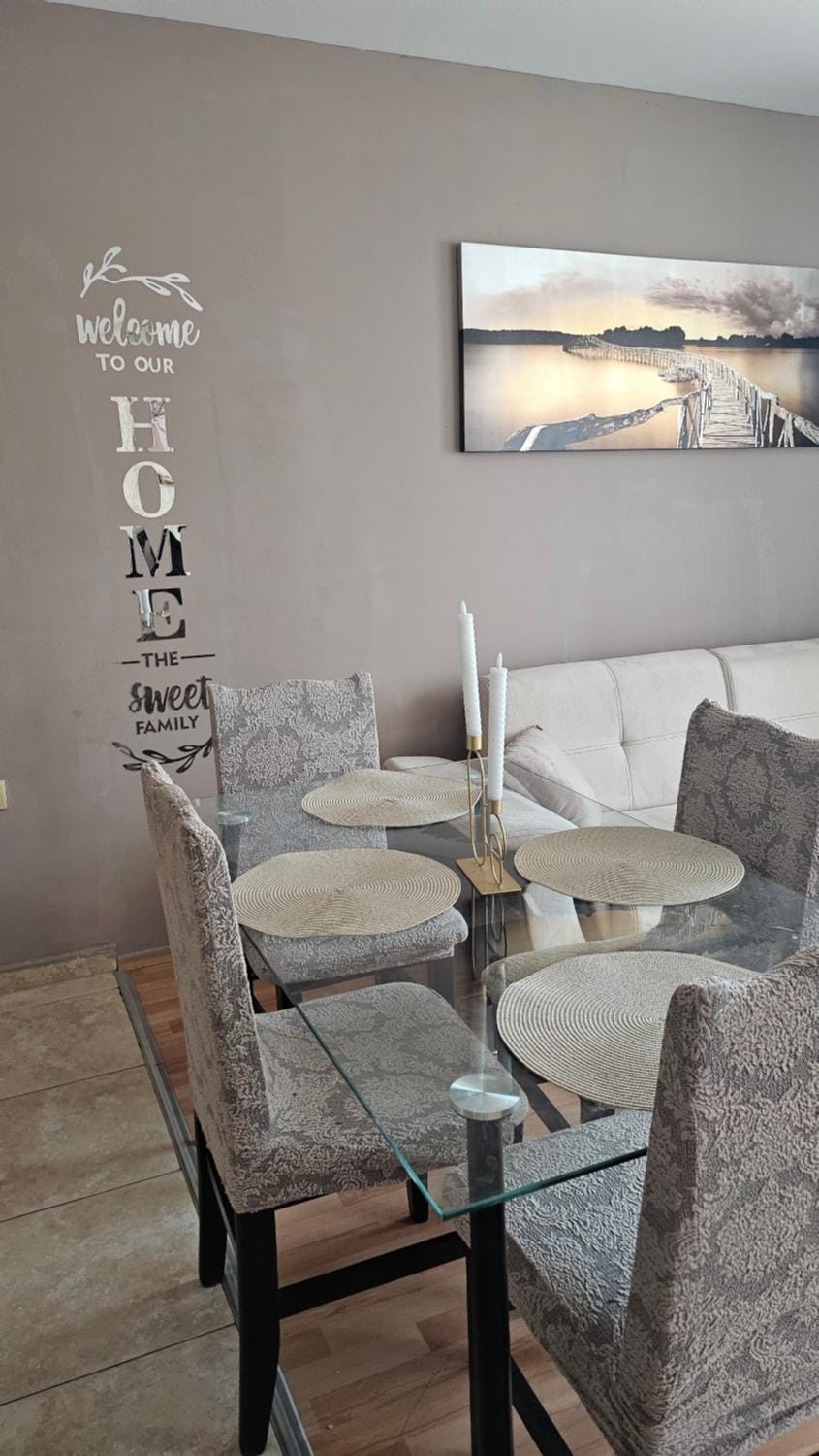 Living room, Dining area