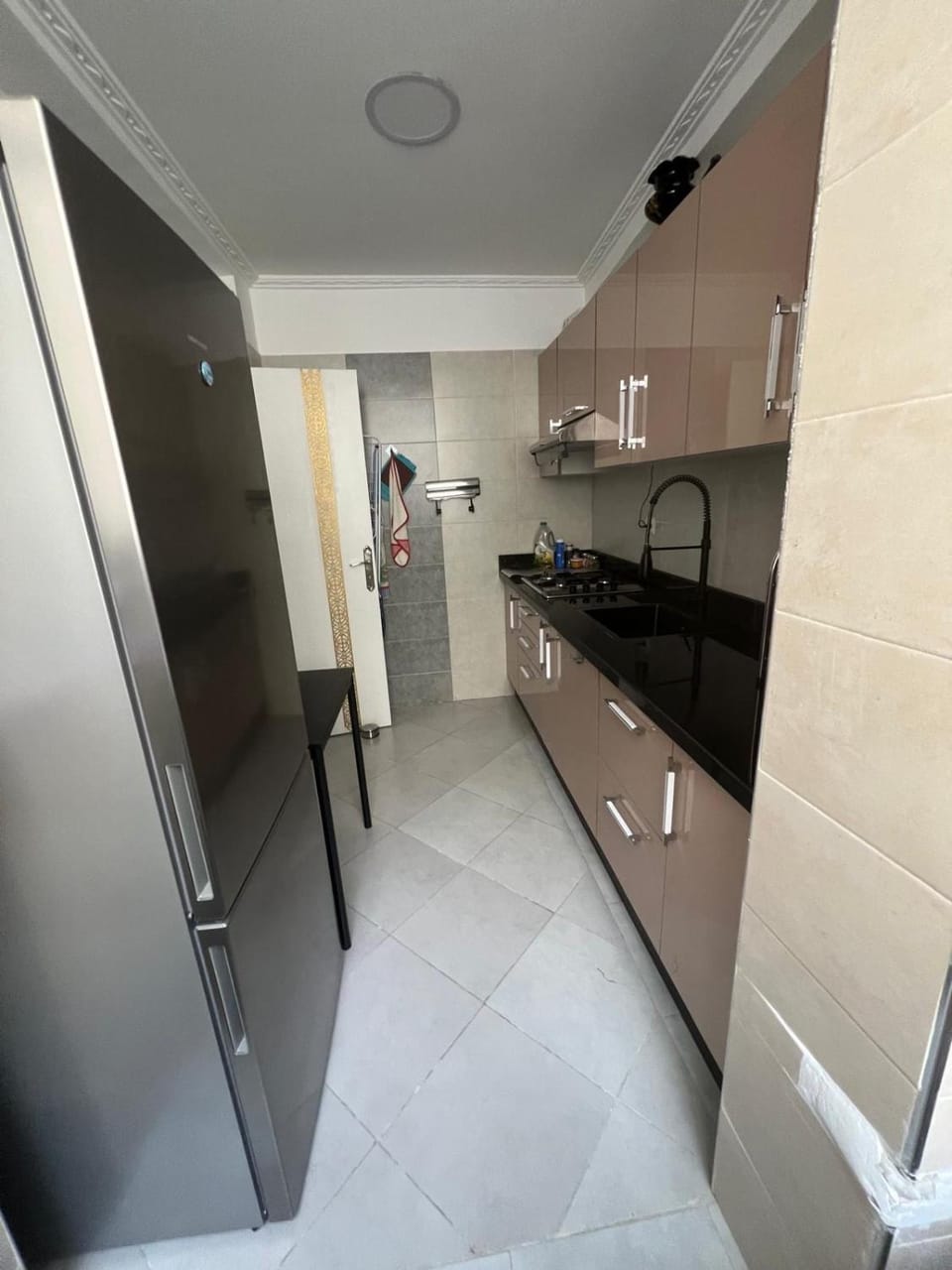 Kitchen or kitchenette, minibar, oven, stove