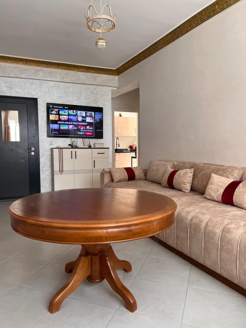 Communal lounge/ TV room, Bed, TV and multimedia, Living room, Seating area, Dining area, Evening entertainment