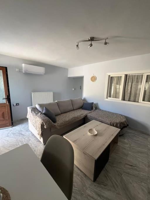 Renovated Guest House Apartment in Samos, Greece
