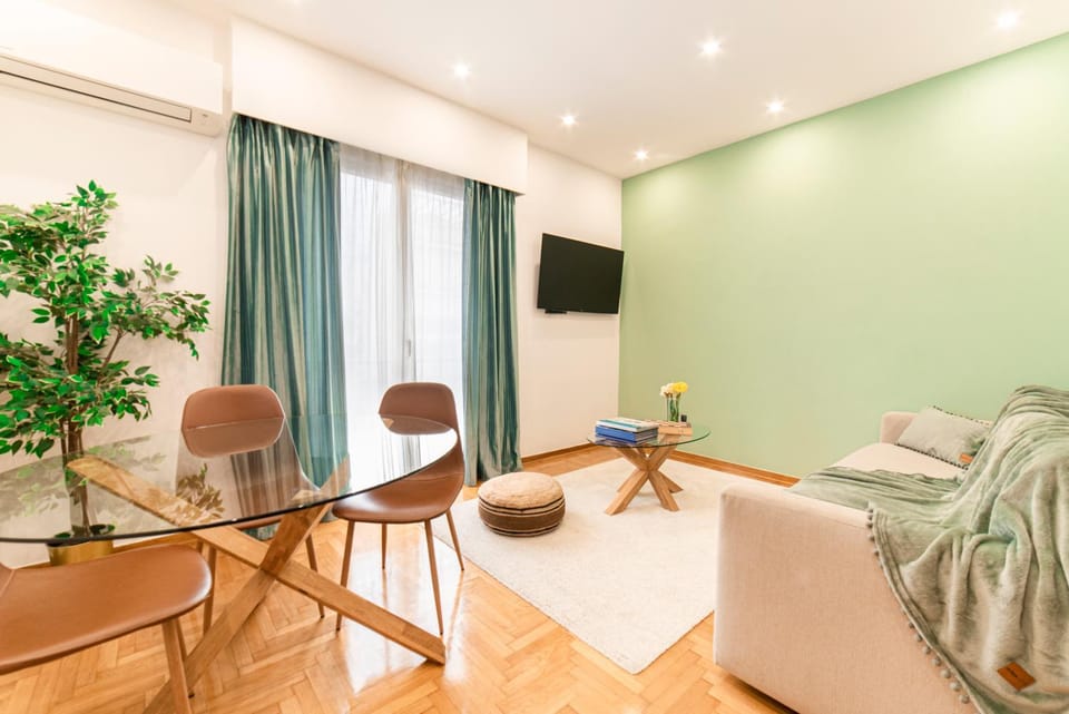 Mary's Haven Apt near metro station and Acropolis Apartment in Athens