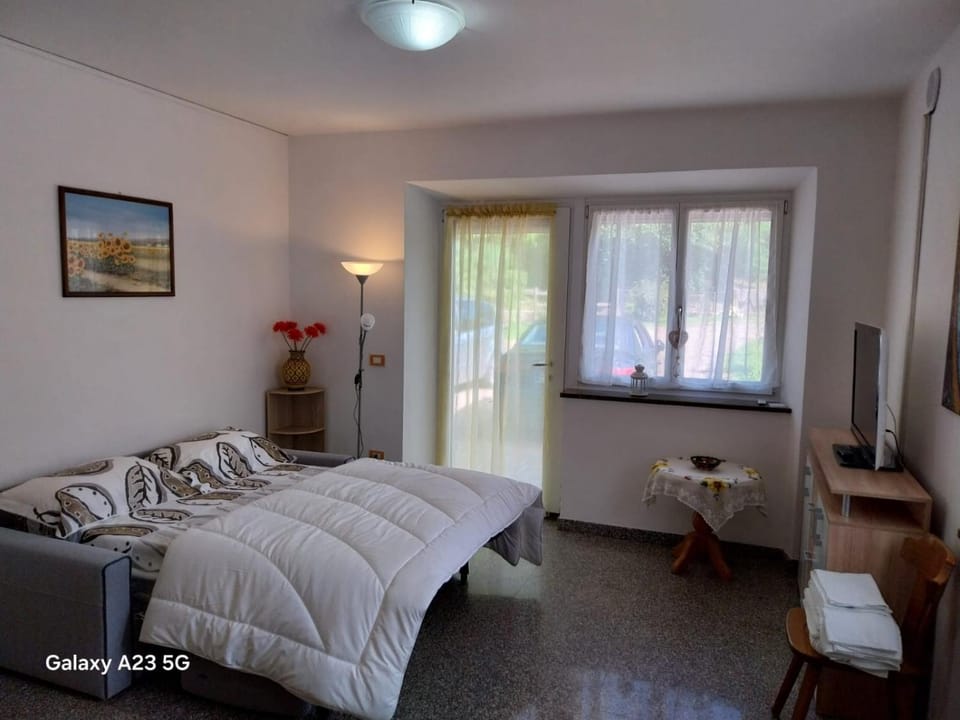Living room, Bedroom