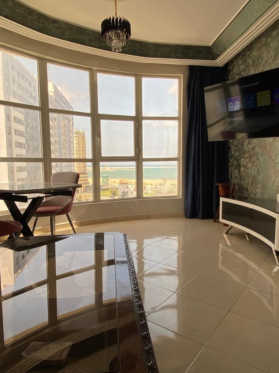 Communal lounge/ TV room, TV and multimedia, Living room, Seating area, Evening entertainment
