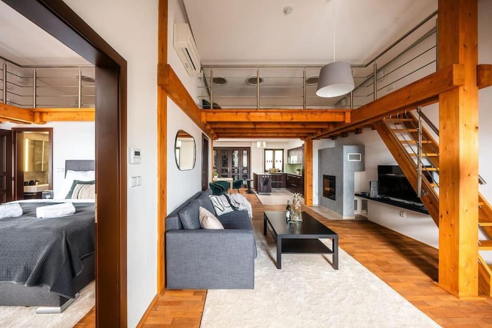 3BR 2,5Bath Luxurious BIG Family Penthouse & VIEWS Apartment in Lower Silesian Voivodeship