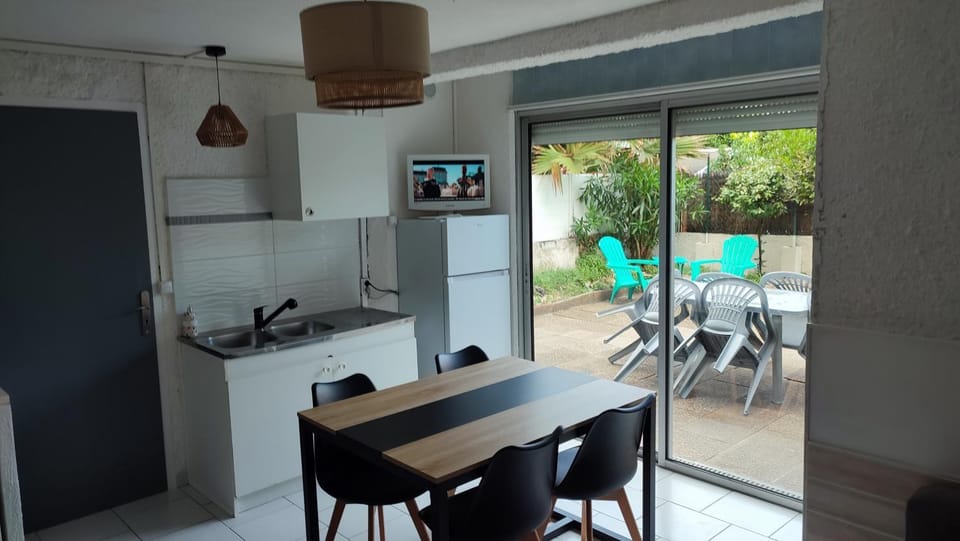 TV and multimedia, Kitchen or kitchenette