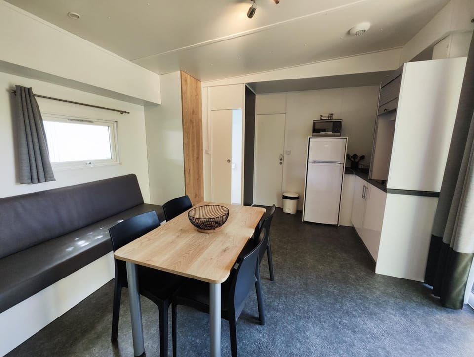 Camping Roc de l'Arche Campground/ 
RV Resort in Espalion