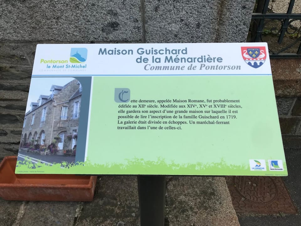La Maison Guischard de la Ménardière dite La Maison Romane gîte Villa in Brittany