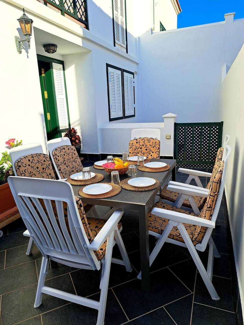 Patio, Dining area