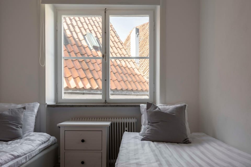 Property building, Bedroom, kitchen