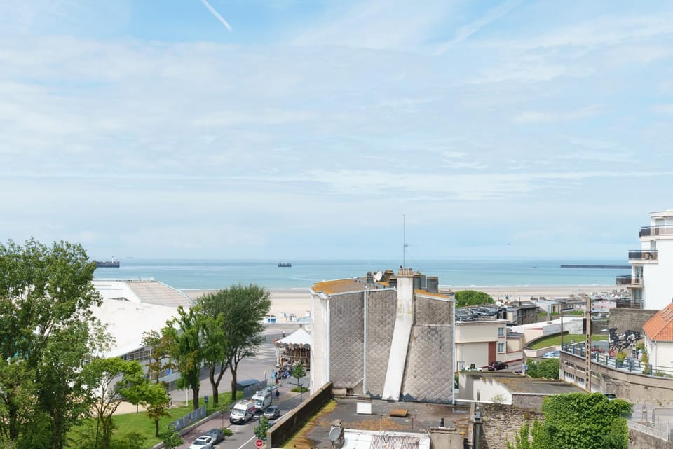 Natural landscape, Sea view, Location
