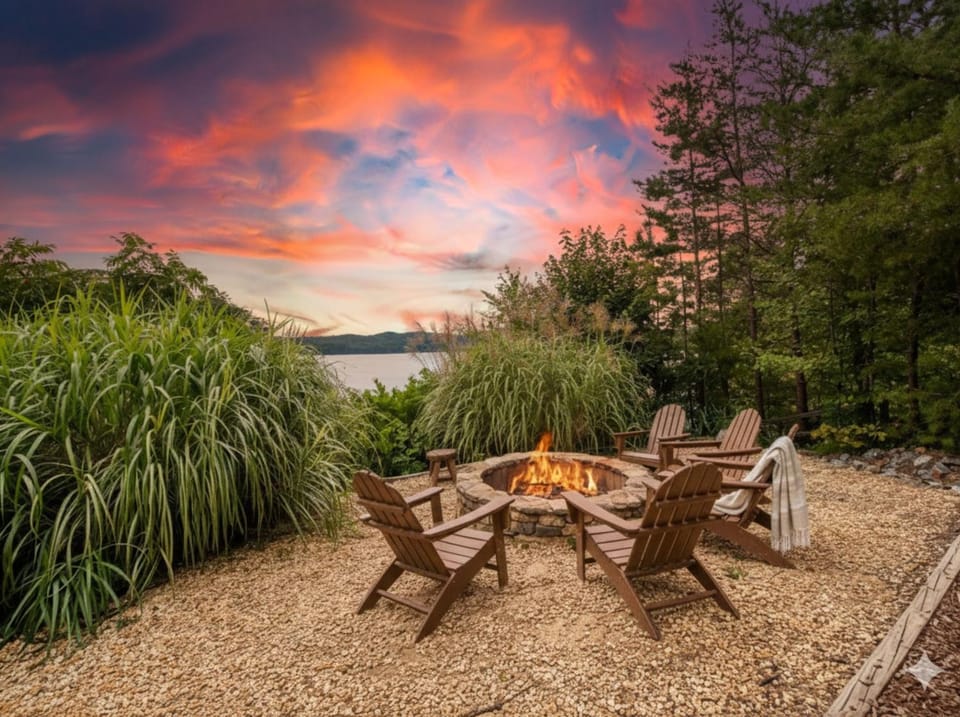 Medley Sunset Cove House in Blue Ridge Lake