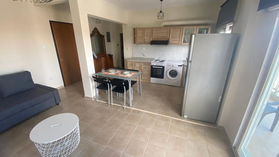 Kitchen or kitchenette, Seating area, Dining area, pet friendly, washing machine