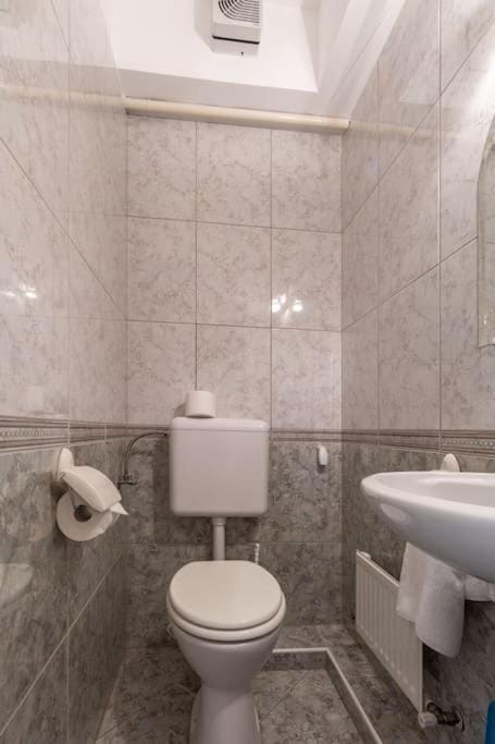 Kék Hullám Apartmanok By BLTN Apartment in Siófok
