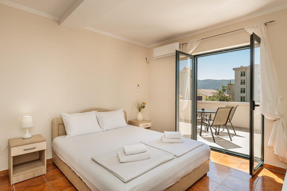 Apartmani Jakšić Apartment in Kotor Municipality
