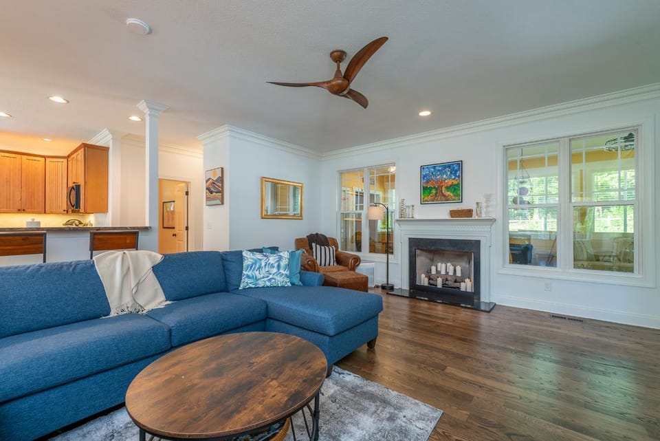 Asheville 'n' Chill House in Swannanoa