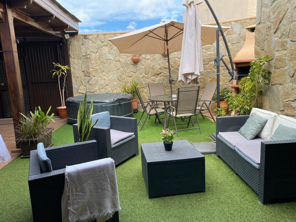 Patio, Day, Garden, Garden view