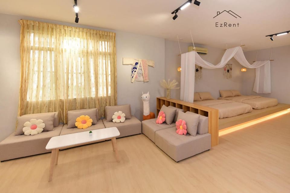 Bed, Living room, Bedroom