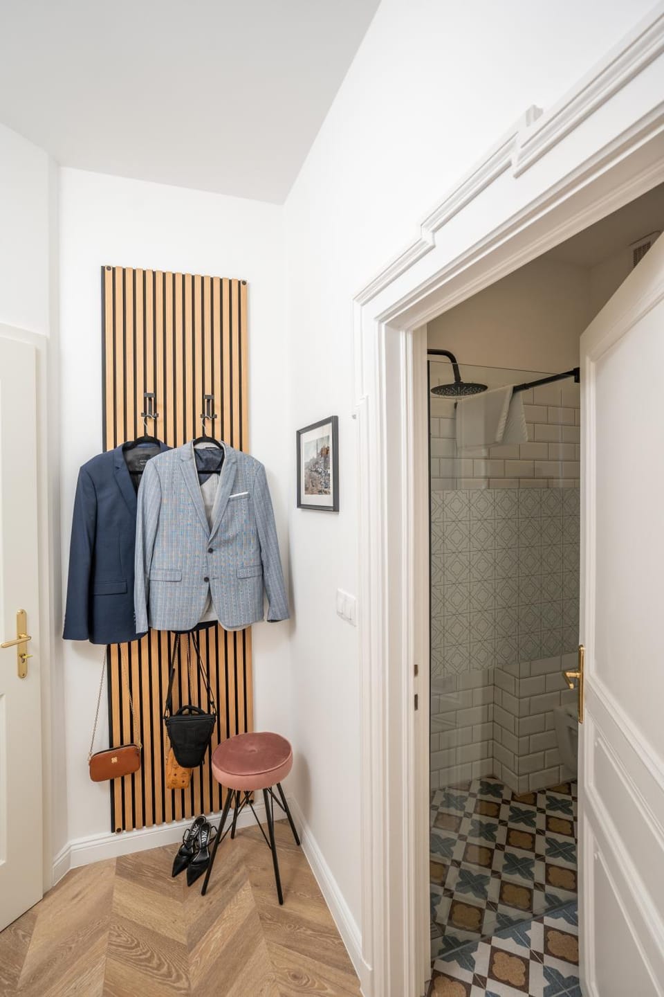 Bathroom, Photo of the whole room