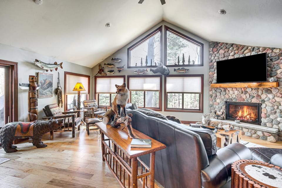 'Northwood Tours Escape': Hot Tub & Lake Access! House in Wisconsin