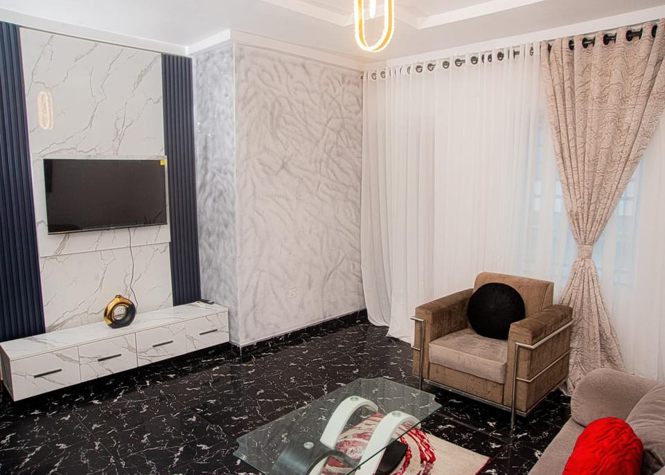 Communal lounge/ TV room, TV and multimedia, Living room, Seating area, Evening entertainment