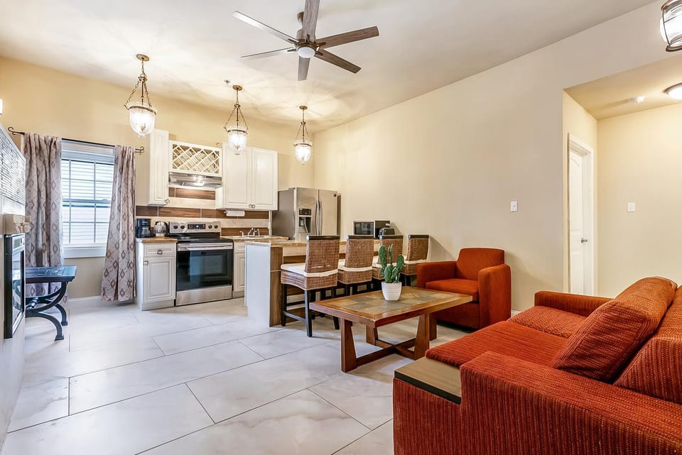 Living room, Dining area
