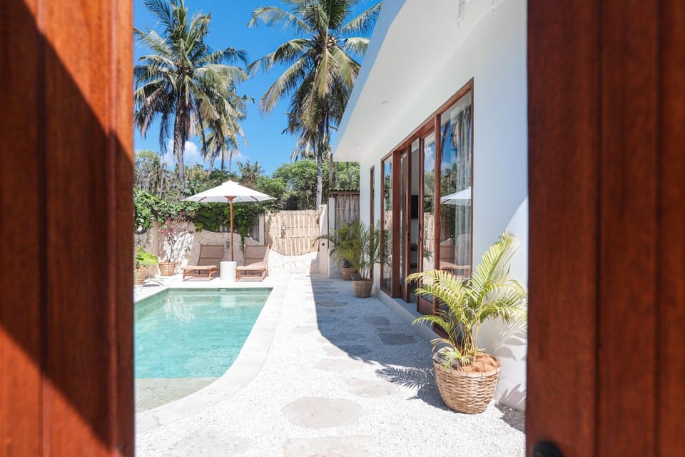 Property building, Garden view, Pool view, Swimming pool, sunbed