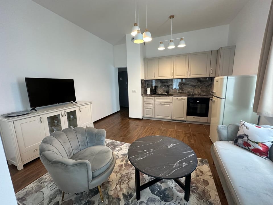 Kitchen or kitchenette, Living room, dishwasher