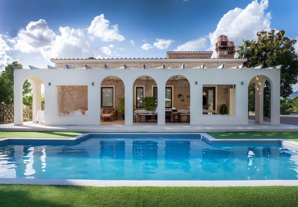 Property building, Swimming pool