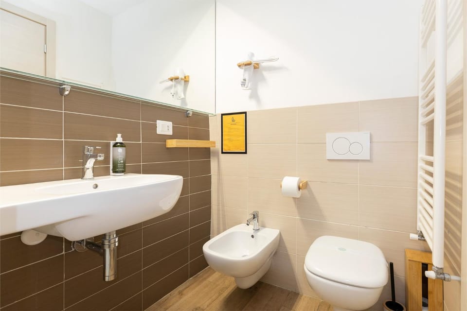 Shower, Toilet, Bathroom, bidet, hair dryier