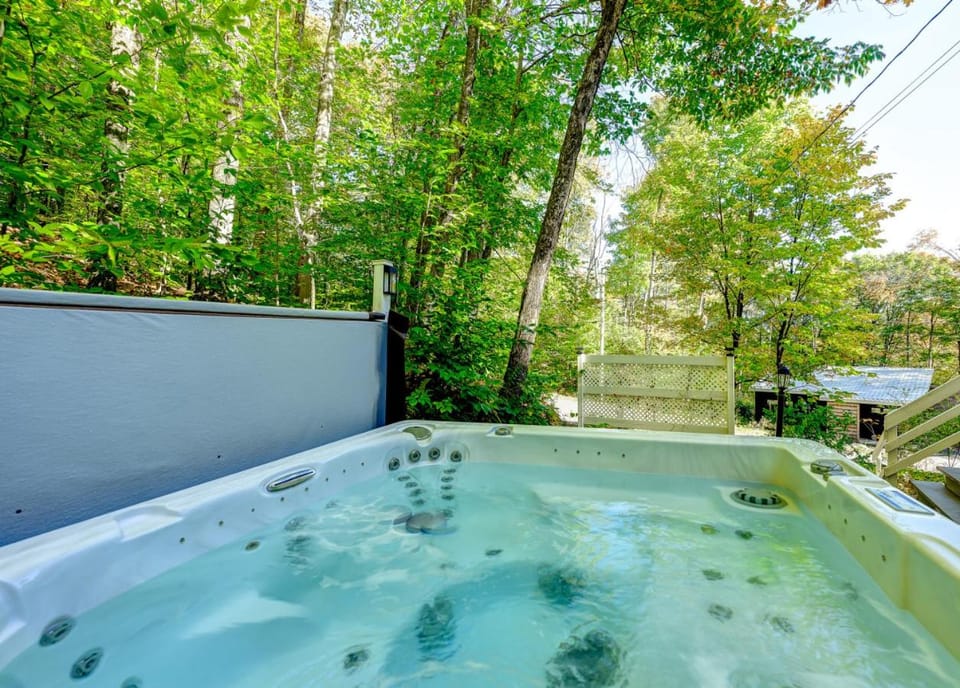 Chalet Douce Evasion St Adolphe House in Morin-Heights