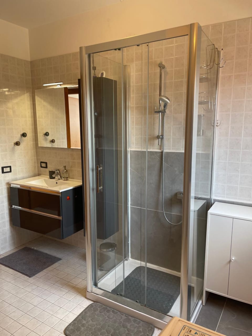 Shower, Bathroom
