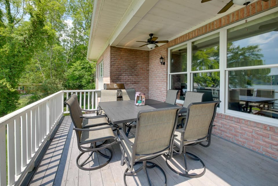 Beautiful Lake Sinclair Retreat w/ Dock & Deck! House in Milledgeville