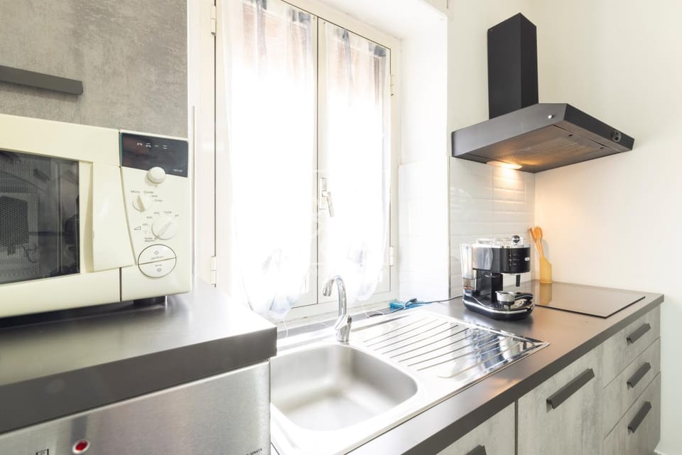 Kitchen or kitchenette, stove
