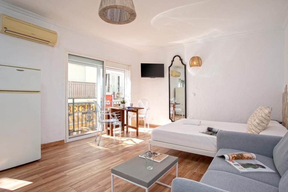 TV and multimedia, Living room, air conditioner