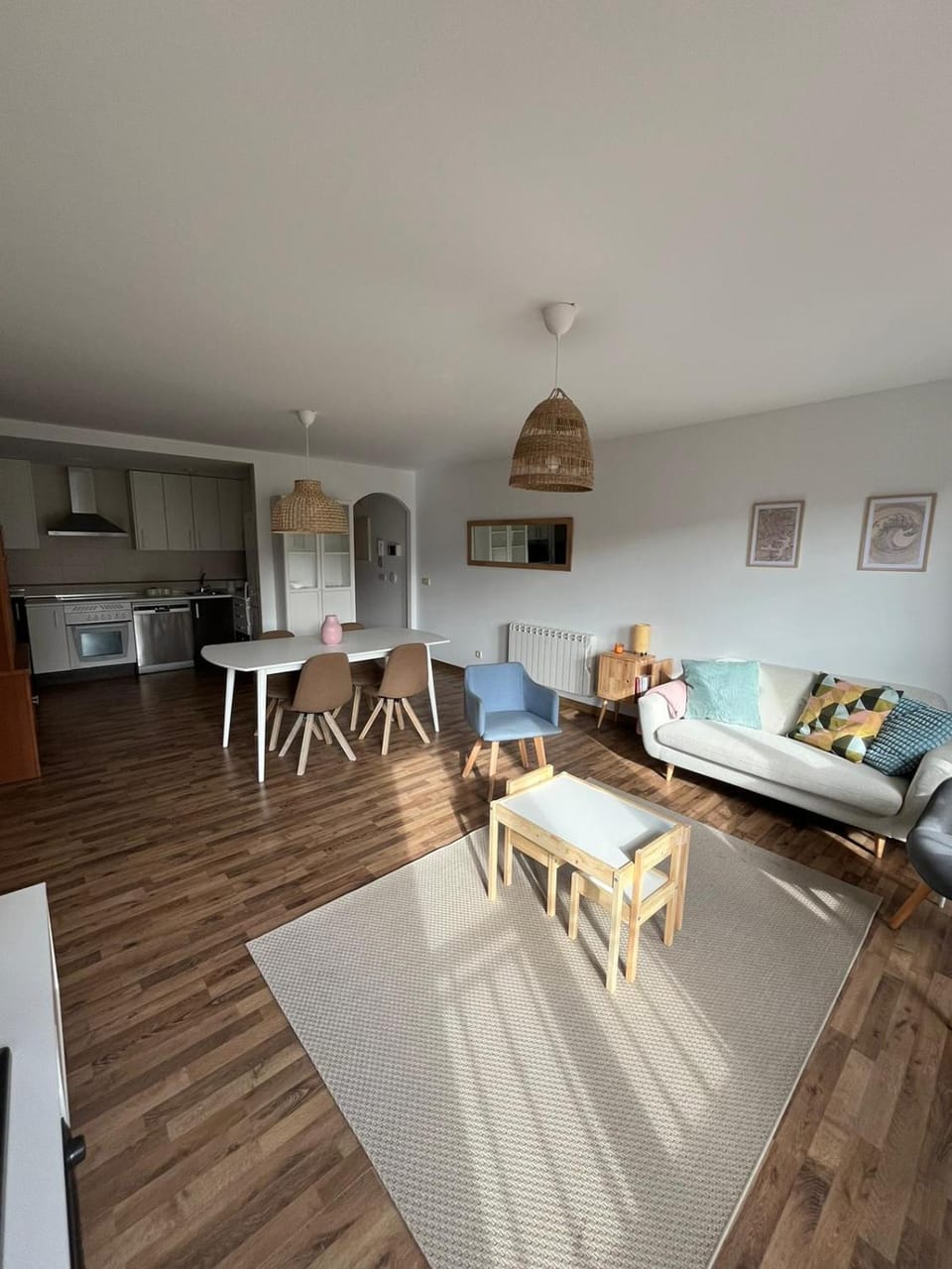 Kitchen or kitchenette, Seating area, Dining area