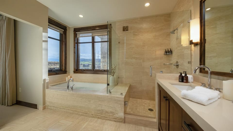 Shower, Toilet, storage, towels