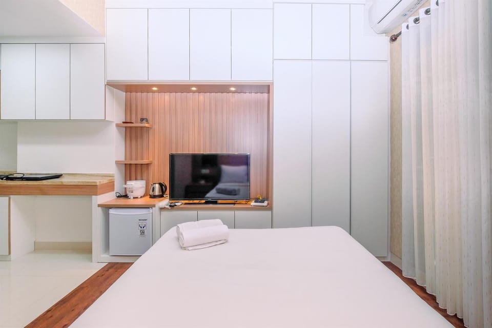 Cozy Studio at Transpark Cibubur Apartment By Travelio Apartment in West Java