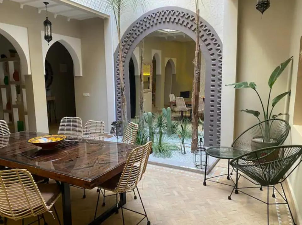 Patio, Dining area