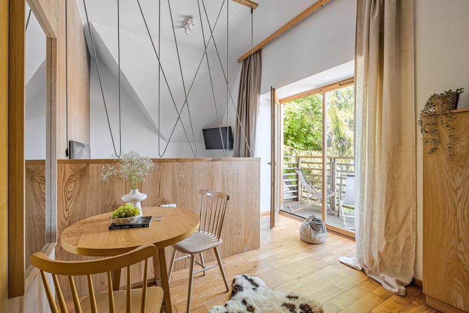 TV and multimedia, Kitchen or kitchenette, Living room