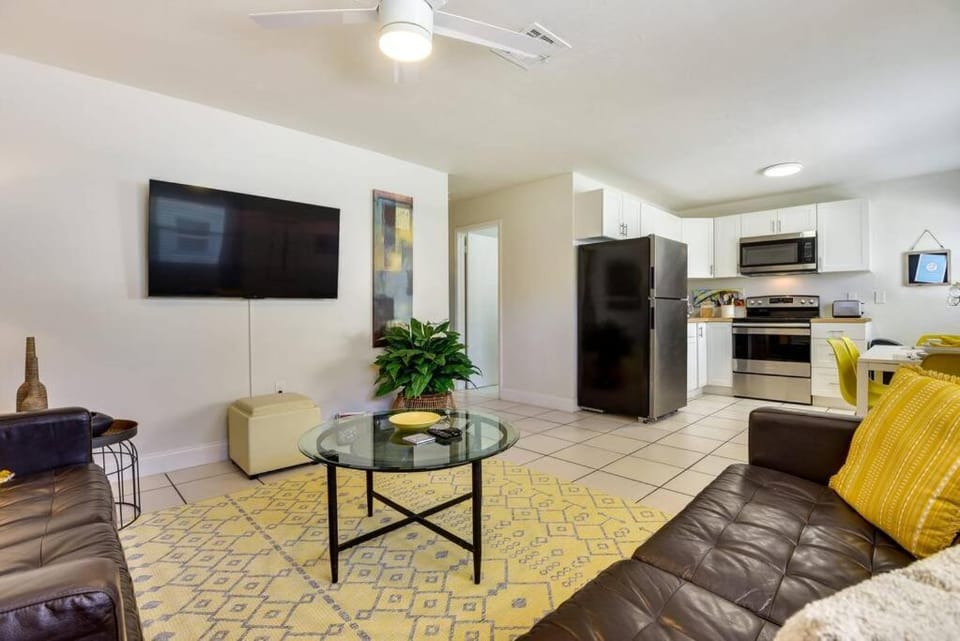 Coconut Cove Mid-long term stays available Walk to Downtown Trolly to BEACHES Apartment in Sarasota
