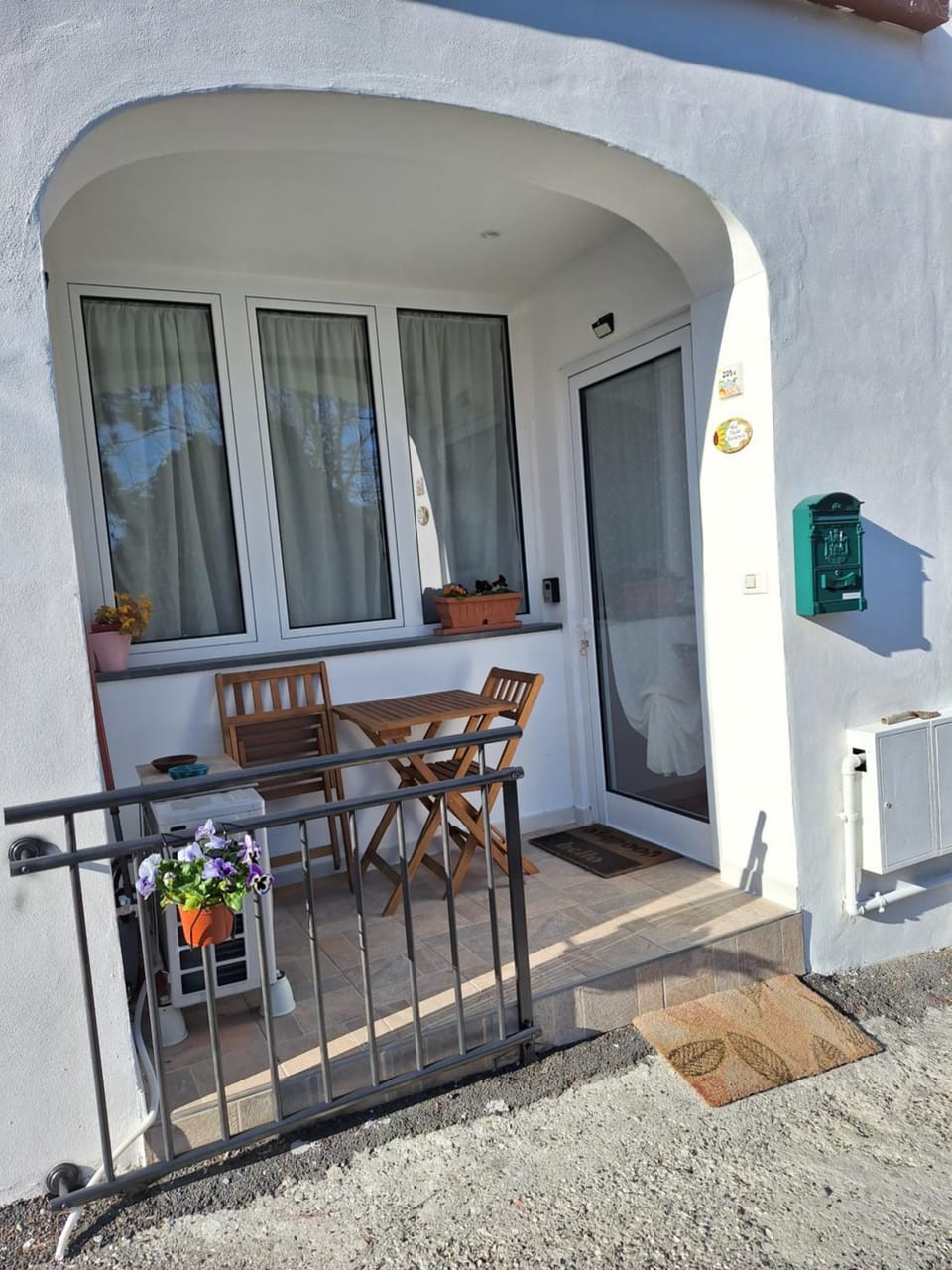 Facade/entrance