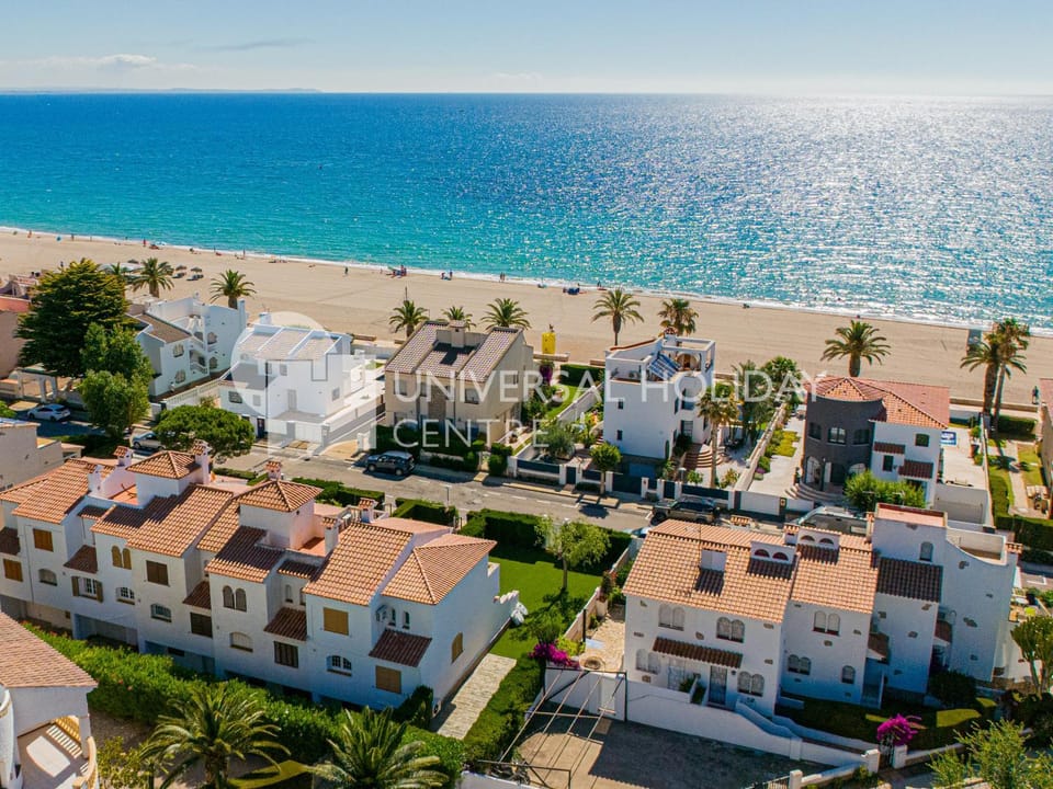 UHC Casa Mistral House in Miami Platja