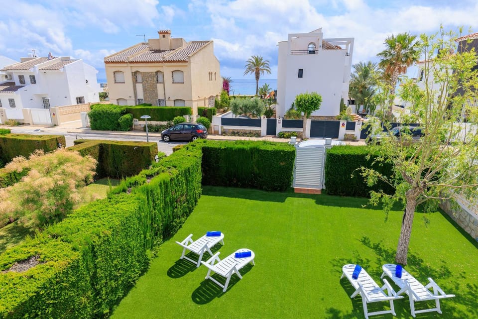 Garden, sunbed