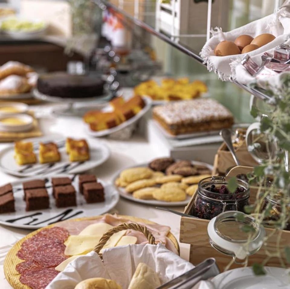 Breakfast, Continental breakfast