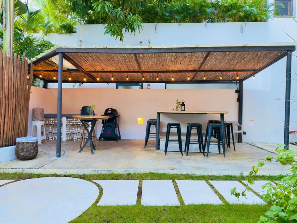 Property building, Patio, Garden, Dining area, Garden view